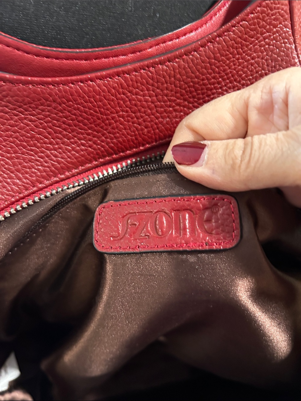 S Zone Red Leather Shoulder Tote Bag - Picture 2 of 12
